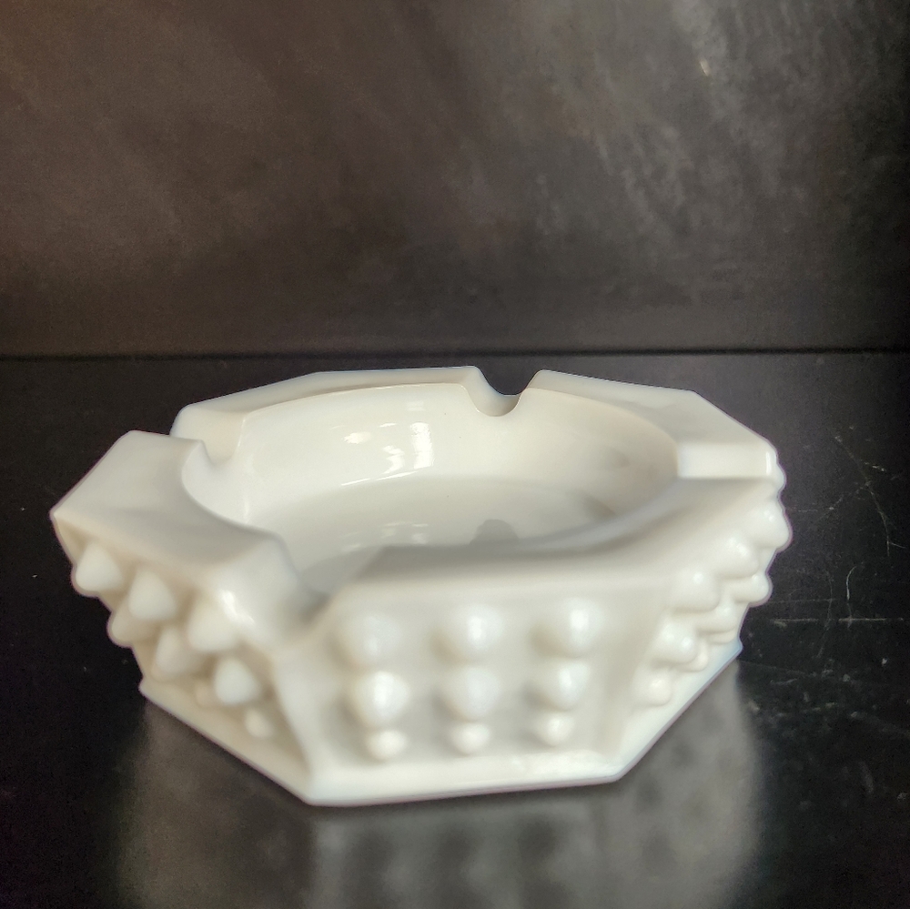 Fenton White Milk Glass Hobnail Ashtray, 4" Dia
